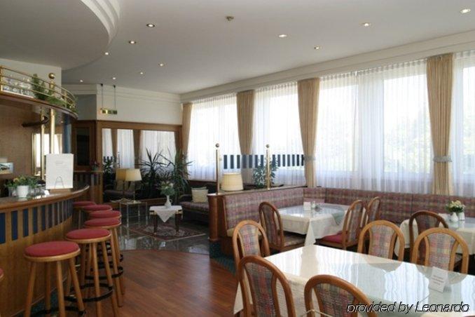 Arthotel Ana Munich Messe Ресторан фото